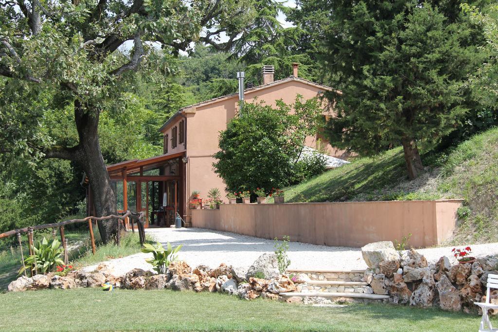 Agriturismo Gioie Di Campagna Фабриано Экстерьер фото